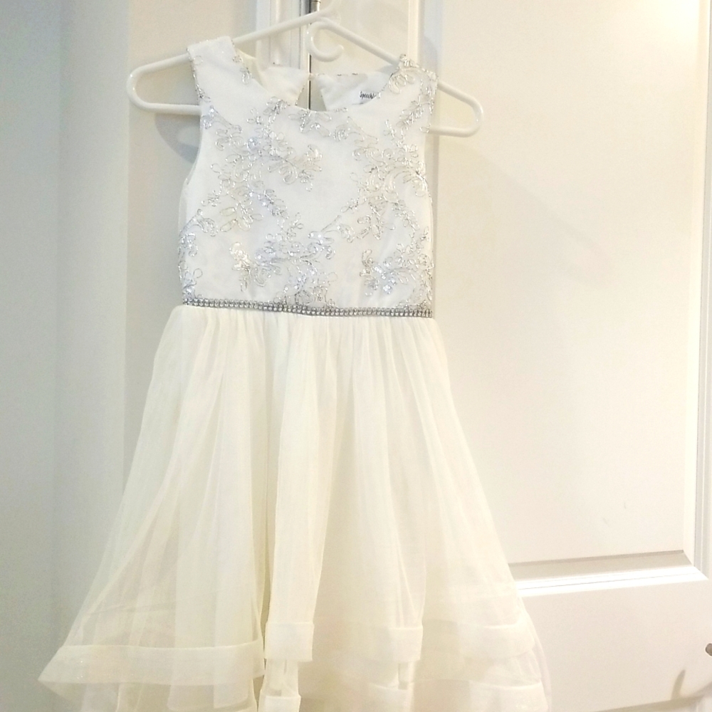 Girl's dress of size 8/10.  Bundle for discounts.